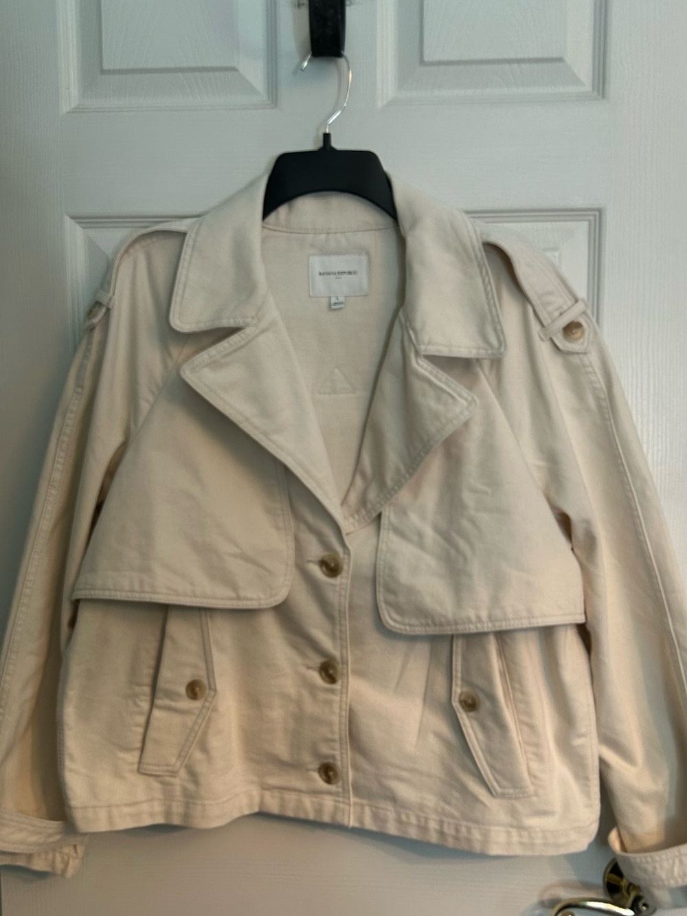 Banana Republic Light Cream Trench Jacket NWOT